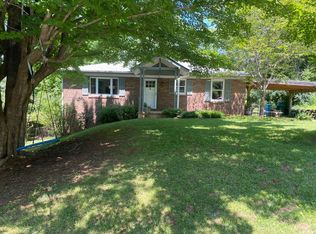 4 Glenway Dr, Asheville, NC 28804