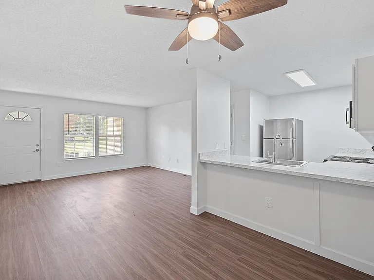Apartments at Urbana — Photo 28