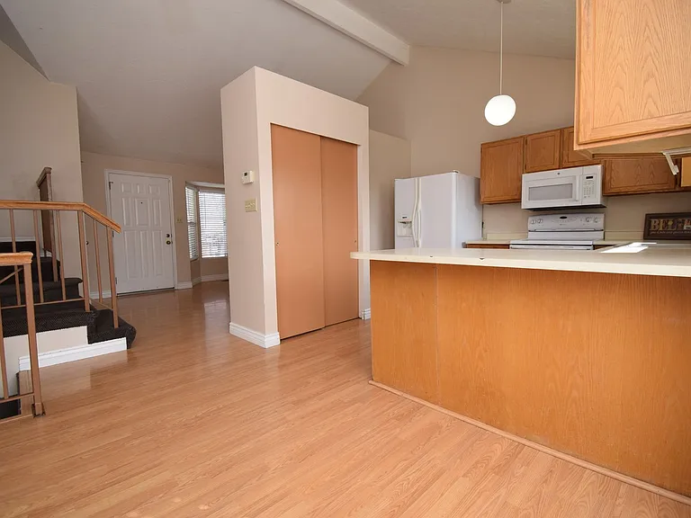 1623 W Crystal Ridge Dr — Photo 3