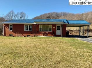 316 Old Turnpike Rd, Banner Elk, NC 28604