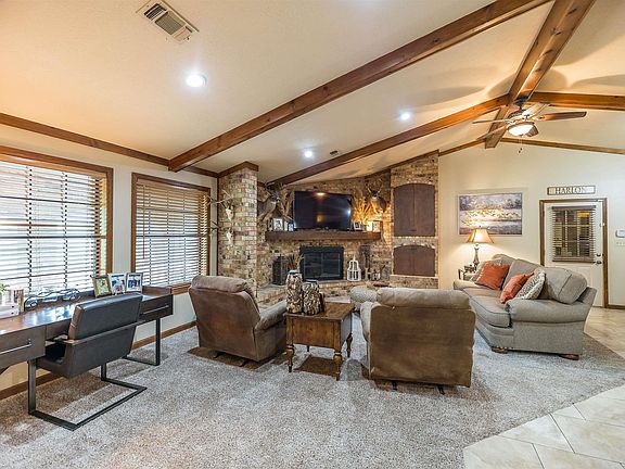 5th image of 233 Chinquepin Dr
