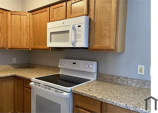 2693 E Oakleaf Dr — Photo 8