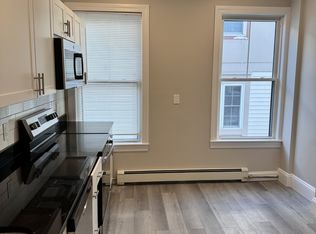 35 Brookline St APT 12, Cambridge, MA 02139