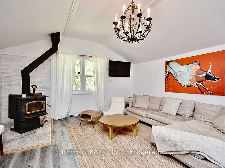 39 Domar Rd — Photo 4