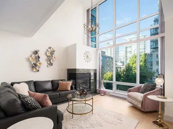 590 Nicola St #408, Vancouver, BC V6G 3J8