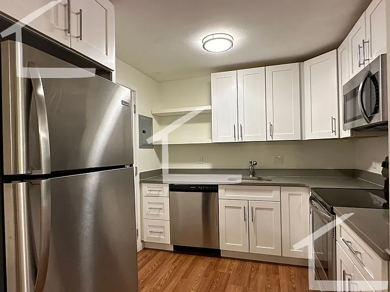 15 Embassy Rd #2D — Photo 6