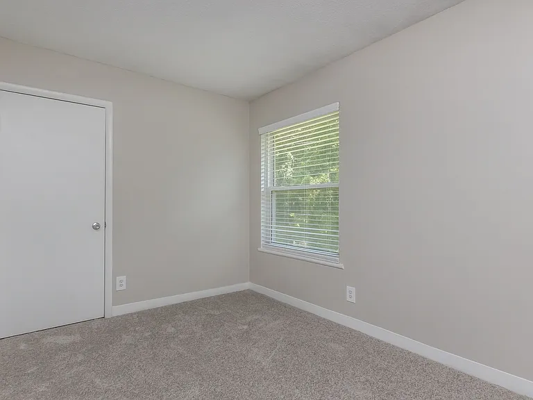 Valley Bend Apartments — Photo 19