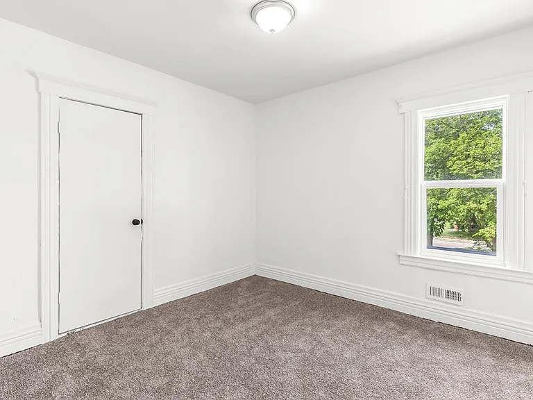 216-1HOLBROOK Street — Photo 14