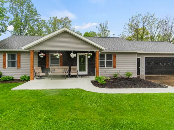 150 E 700 S, Wolcottville, IN 46795