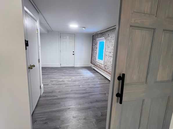 221 Channing St NE APT B