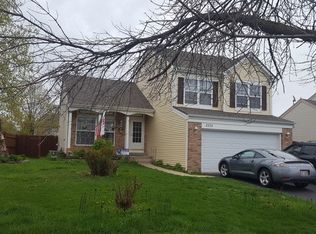 2375 N Old Pond Ln, Round Lake Beach, IL 60073