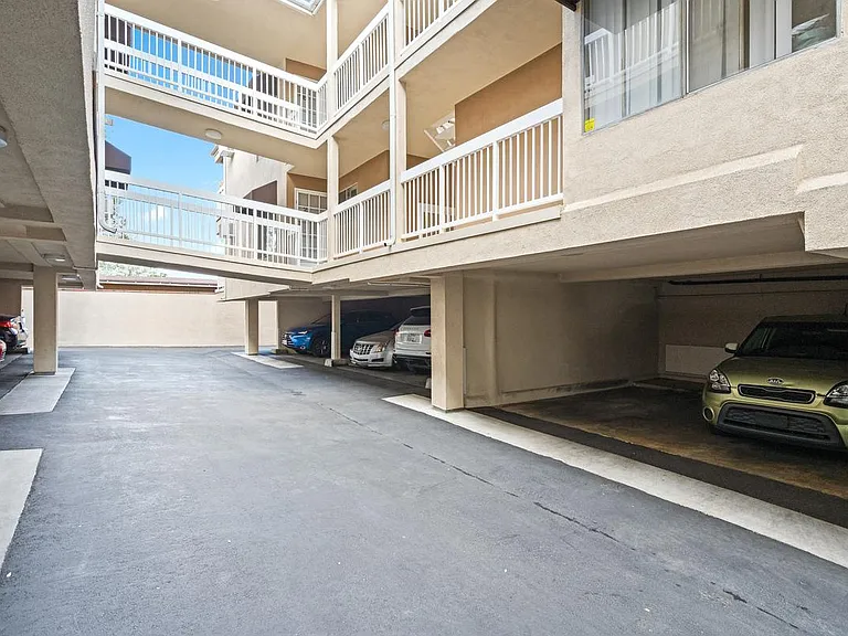 2266 Cazador Dr #21 — Photo 9