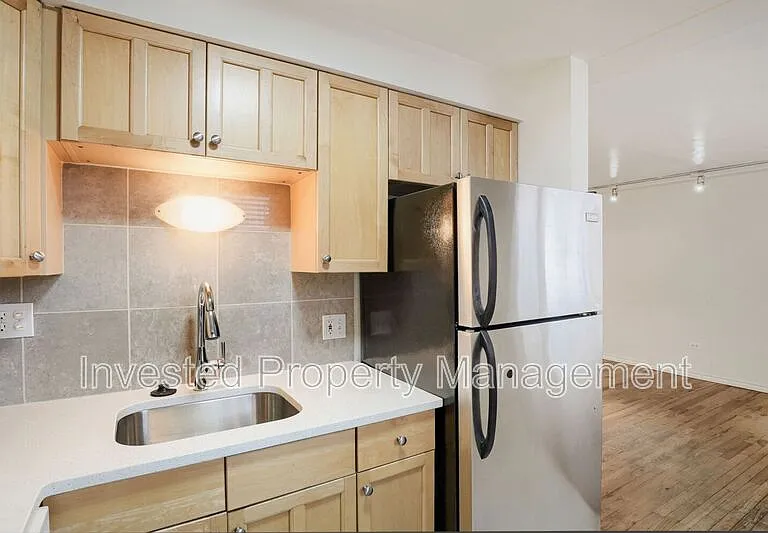 656 N Logan St #8 — Photo 6