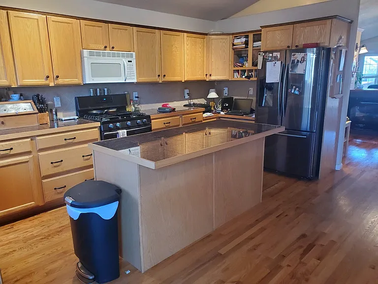 1368 Windjammer Dr — Photo 2