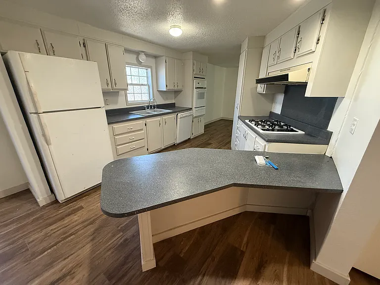 4709 Auburn St — Photo 9