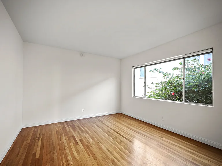 234 San Vicente Blvd #18 — Photo 10