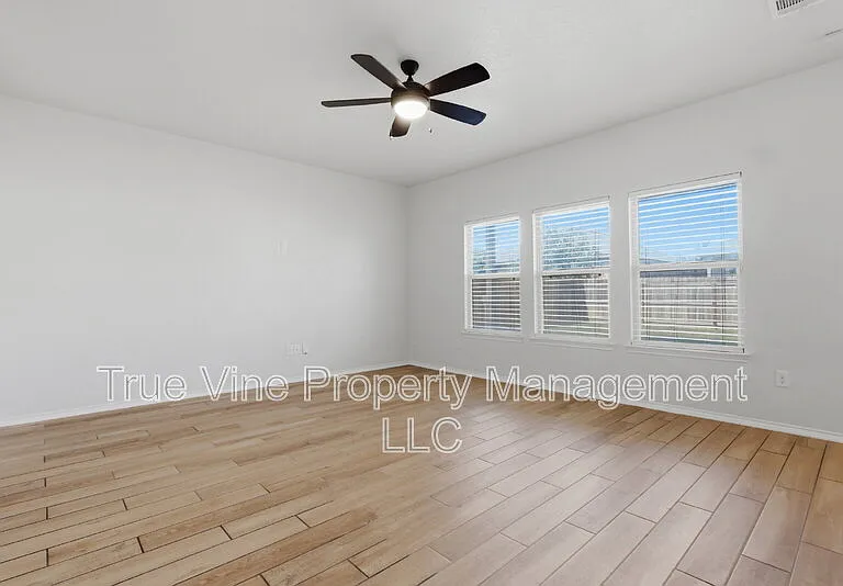 114 Katy Way — Photo 28