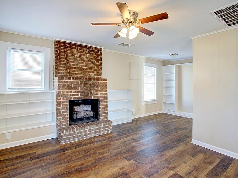 1308 Joslin St — Photo 3