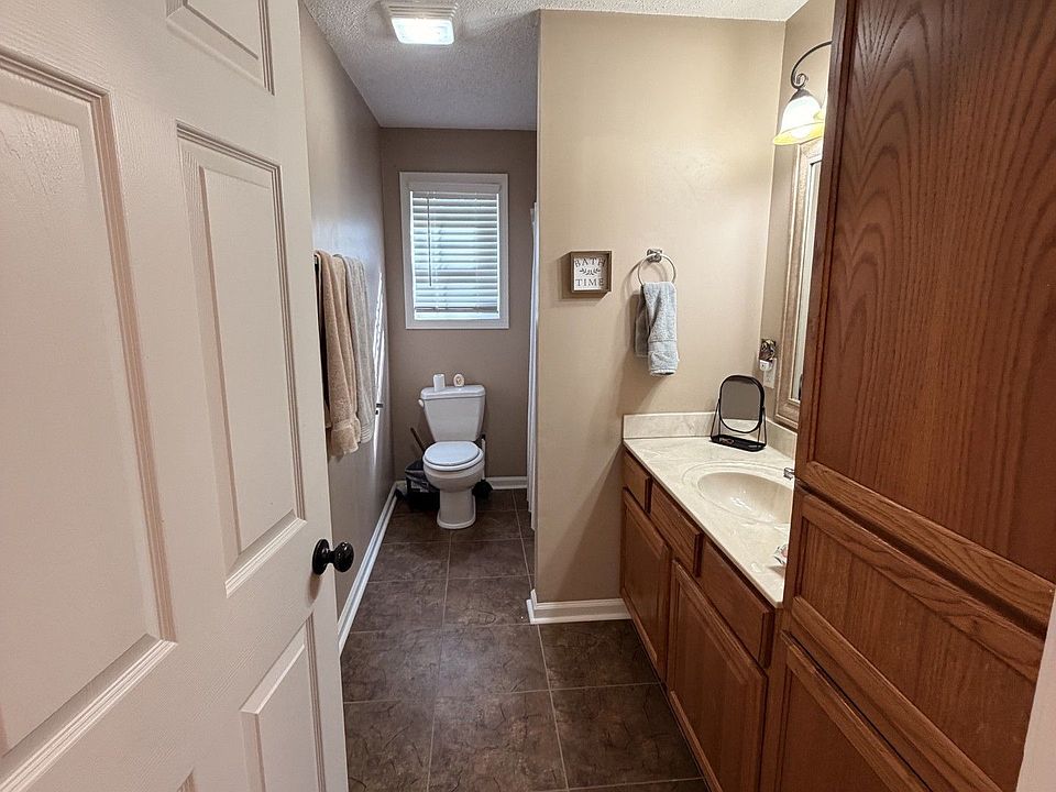 1st image of 370 Macedonia Church Rd