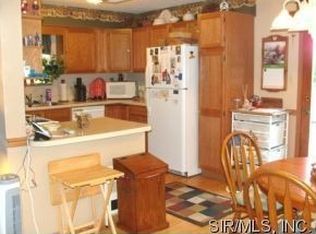 1330 Jacquelyn Ct, Maryville, IL
