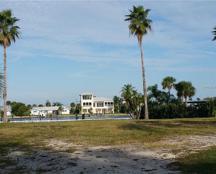 2nd image of 318 Harbor View Ln