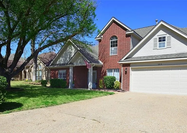 1813 Volley Ln — Photo 1