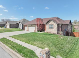 759 E Gallup Hill Rd, Nixa, MO 65714