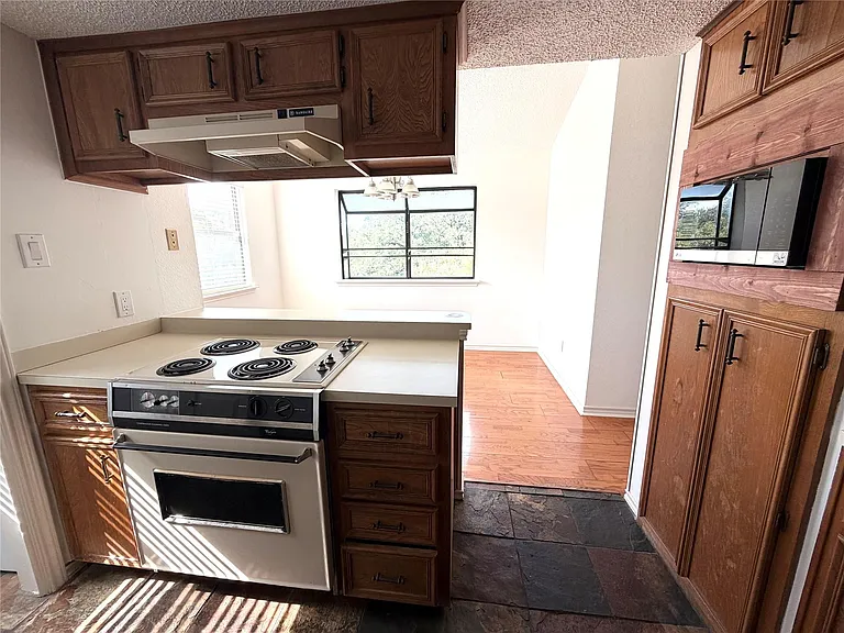 2508 W 12th St #304 — Photo 7