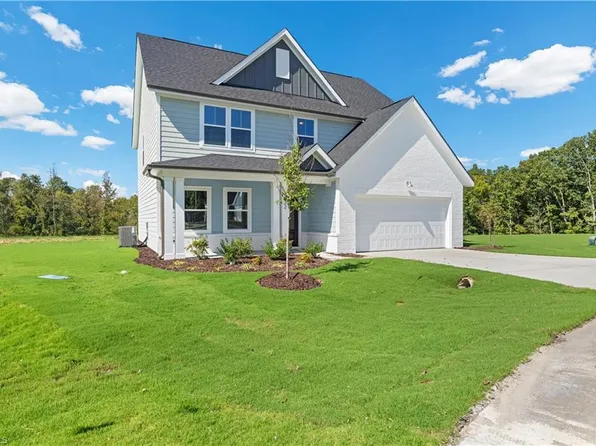 3922 Waterstone Ct, Kernersville, NC 27284