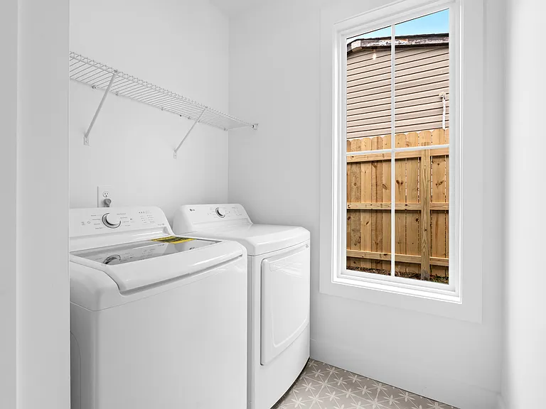 290 Morgan St — Photo 18
