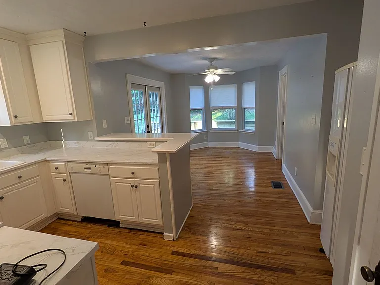 521 Gunter St — Photo 24