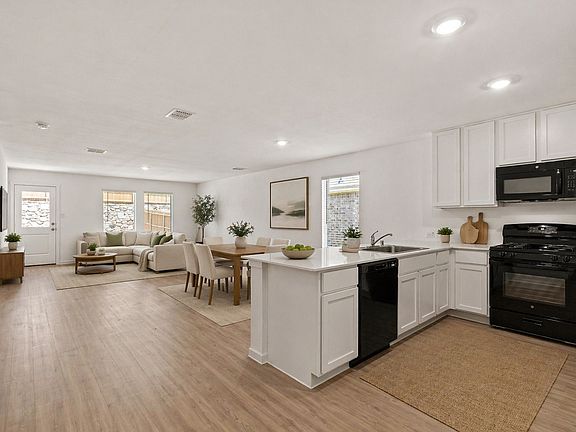 4th image of 1138 Barbary Fields St