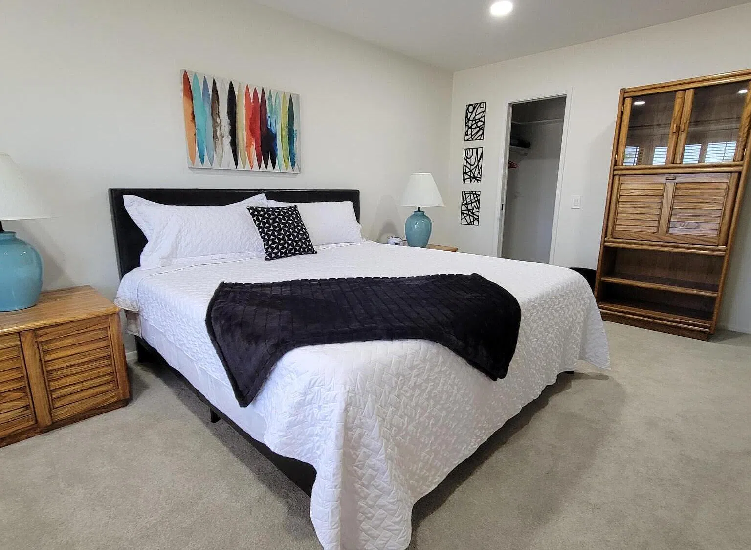 2 bed, 2.5 bath, 1953 sqft, $1,900 — Photo 2