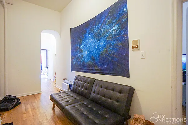 Rented by City Connections Realty | media 31