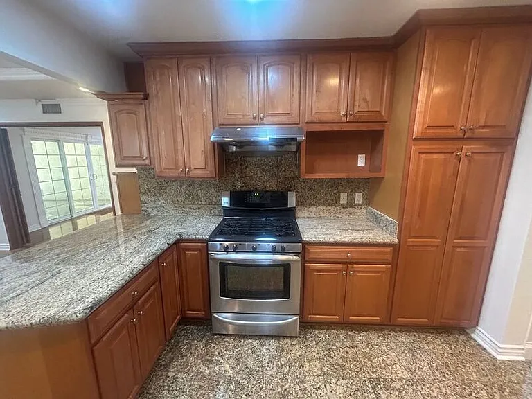 429 Paulette Pl — Photo 8