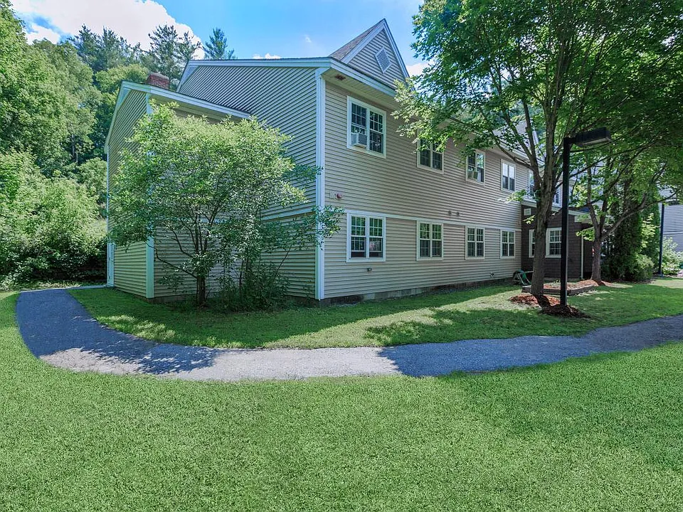 69 Saint Johns St