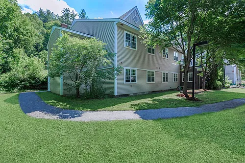 69 Saint Johns St Photo 1