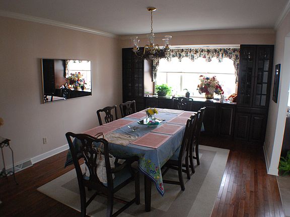 2nd image of 215 Mahan Dr