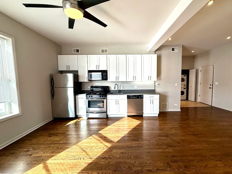 617 W Drummond Pl #1BW