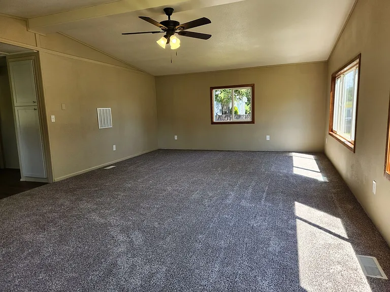 882 E Kelly Rd — Photo 9
