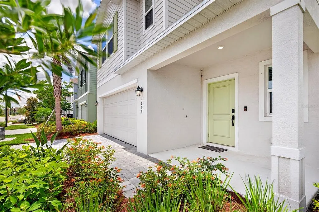 6 bed, 3.0 bath, 2463 sqft, $2,750 — Photo 2
