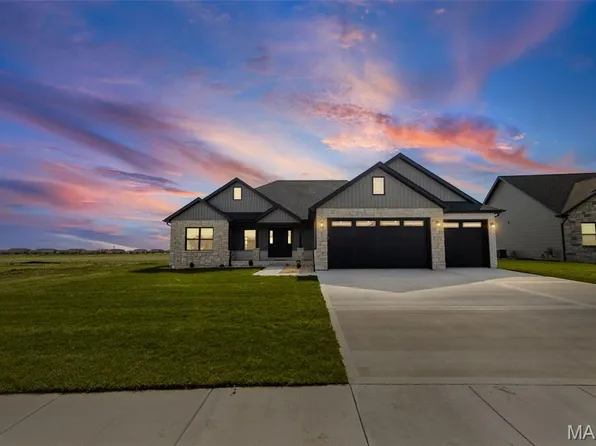 213 George Bush Blvd, Troy, IL 62294