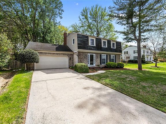 3rd image of 511 Rockspring Rd