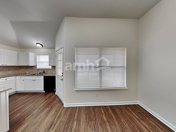 4th image of 3908 Rocky Shore Ln