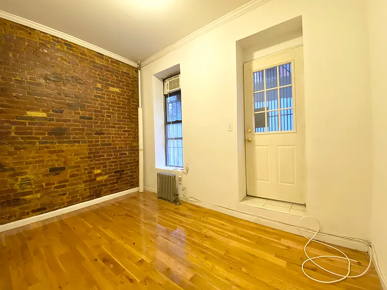 221 E 28th St #2F — Photo 11