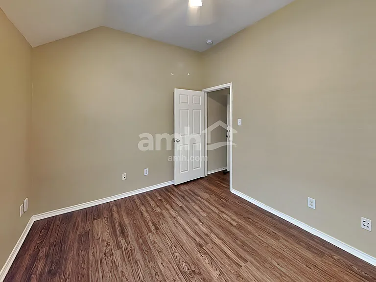 4642 Early Autumn Ct — Photo 15