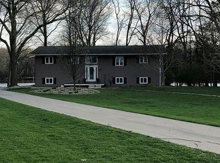 2406 Cottage Row Rd, Cedar Falls, IA 50613