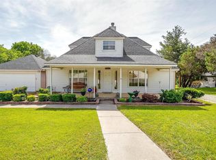 1409 Robyn Rd, Azle, TX 76020