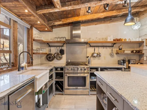 1005 Scott St W, Gardiner, MT 59030