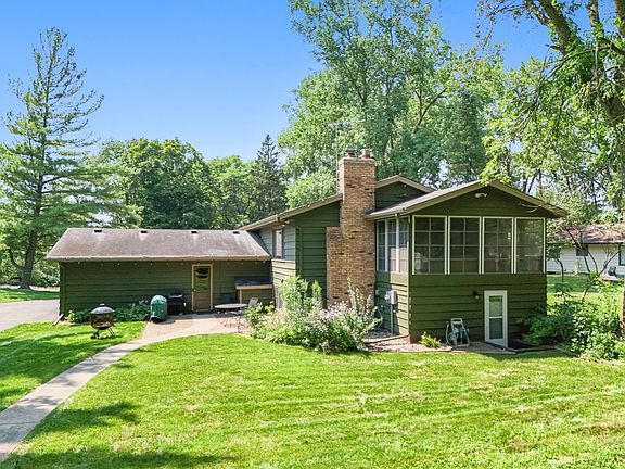 3rd image of 5649 Rebecca Ln